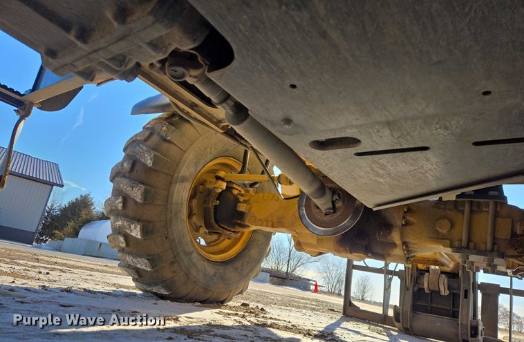 image for item EB1263 2005 Caterpillar TH580B telehandler