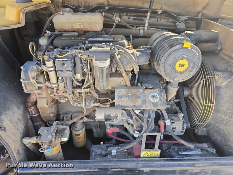 image for item EB1263 2005 Caterpillar TH580B telehandler