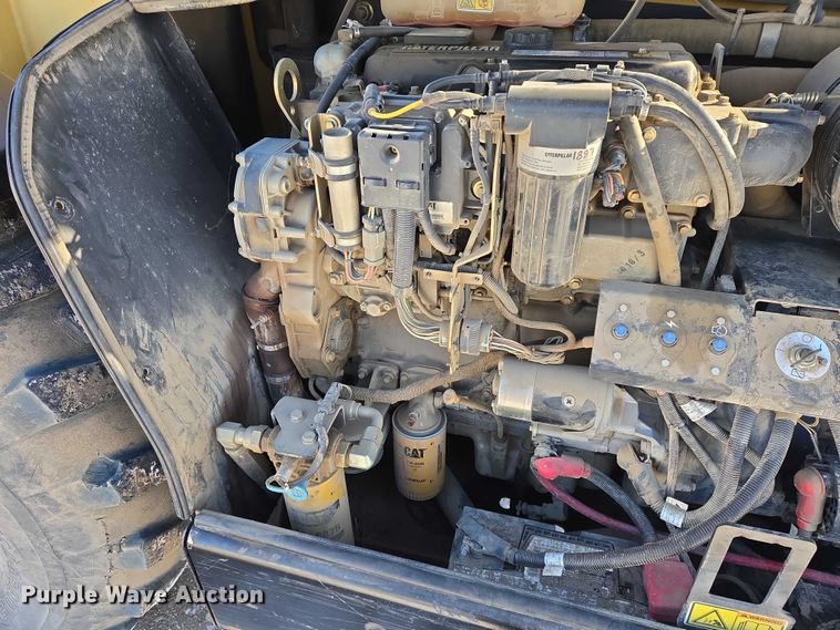 image for item EB1263 2005 Caterpillar TH580B telehandler