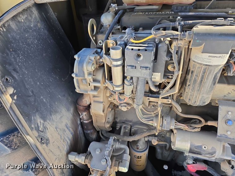 image for item EB1263 2005 Caterpillar TH580B telehandler