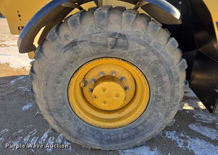 image for item EB1263 2005 Caterpillar TH580B telehandler