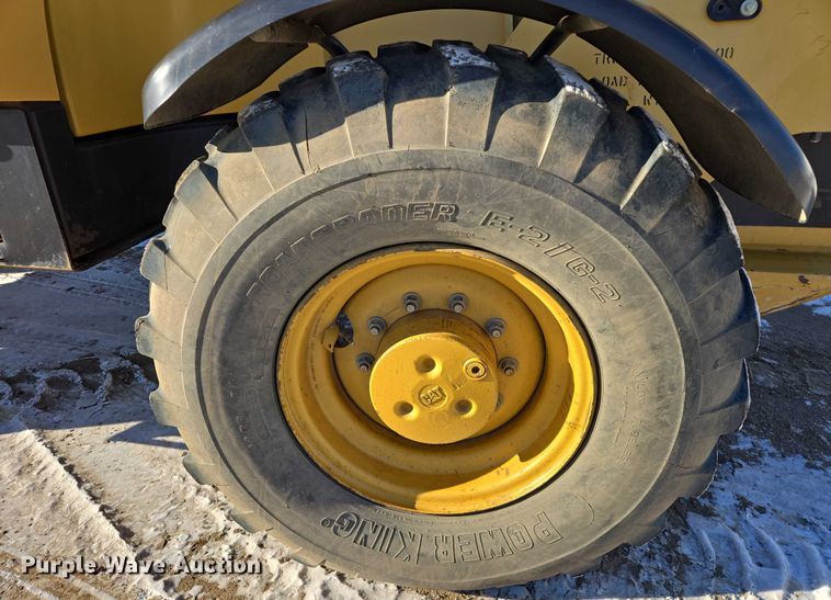 image for item EB1263 2005 Caterpillar TH580B telehandler