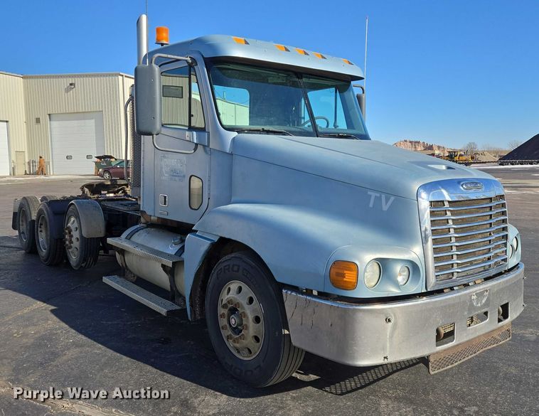 image for item EB1266 2006 Freightliner CST120 semi truck