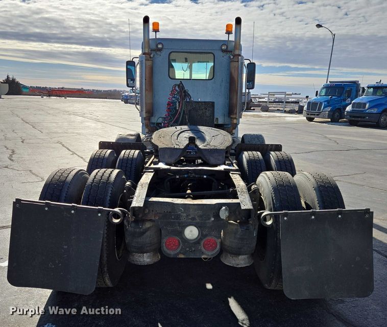 image for item EB1266 2006 Freightliner CST120 semi truck