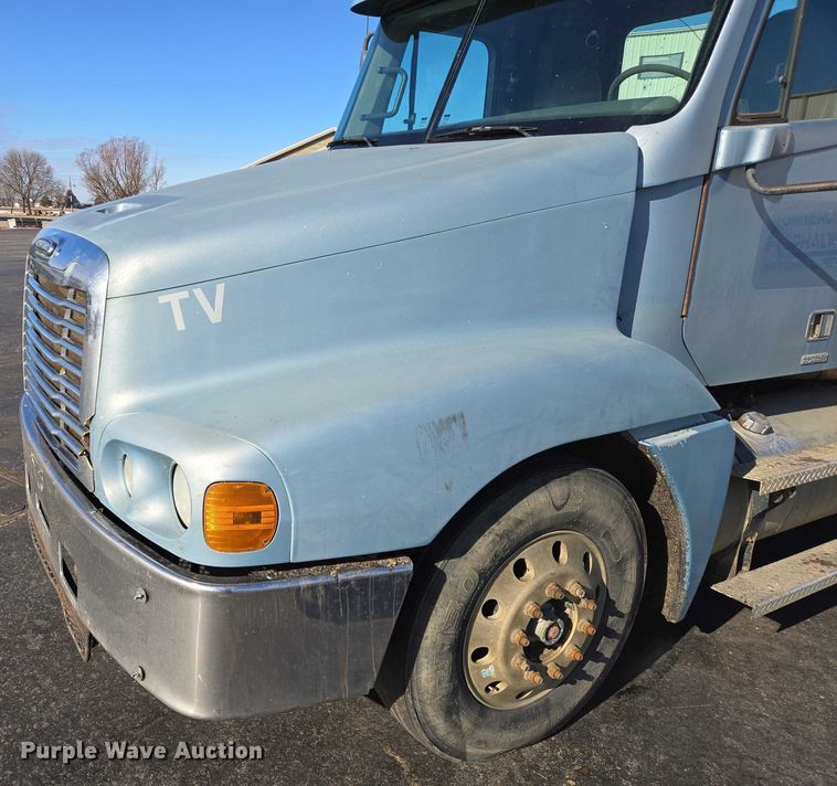 image for item EB1266 2006 Freightliner CST120 semi truck