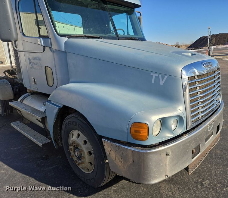 image for item EB1266 2006 Freightliner CST120 semi truck