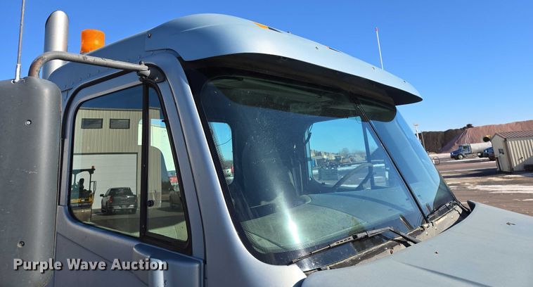 image for item EB1266 2006 Freightliner CST120 semi truck