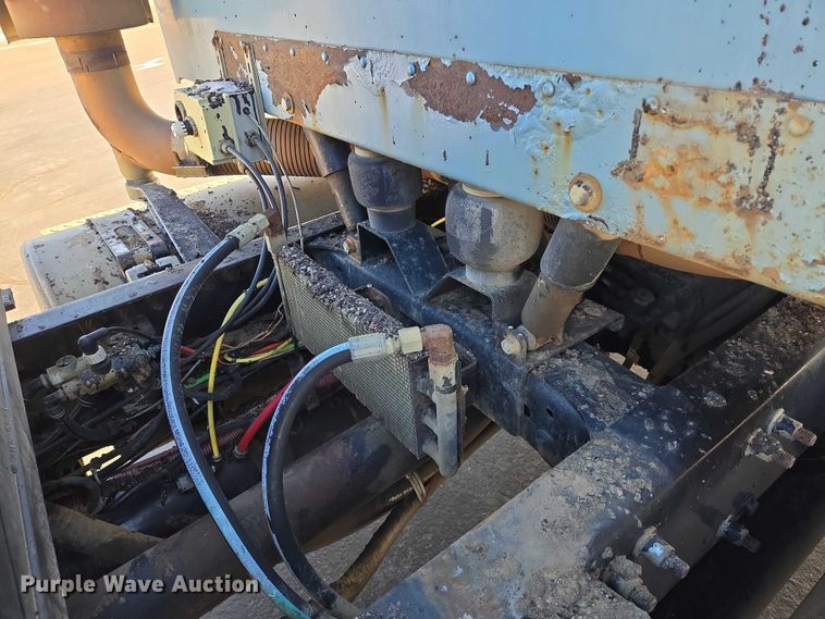 image for item EB1266 2006 Freightliner CST120 semi truck