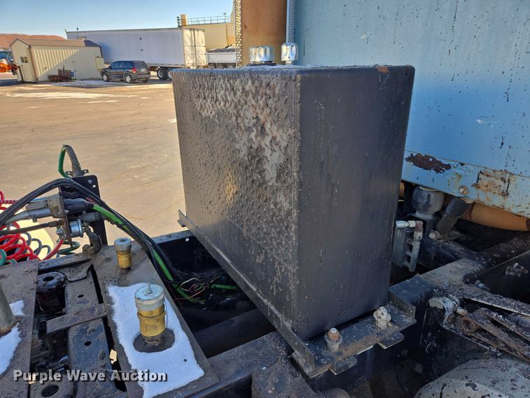 image for item EB1266 2006 Freightliner CST120 semi truck