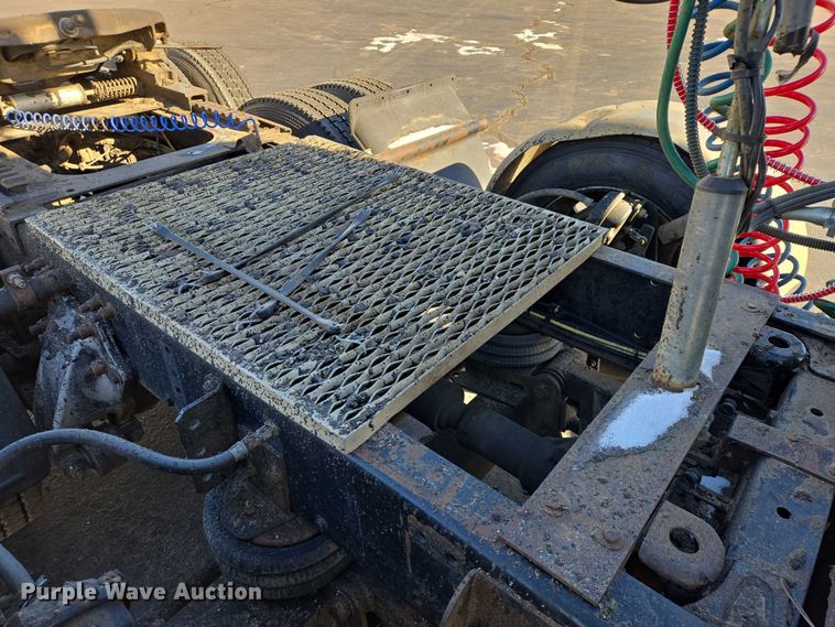 image for item EB1266 2006 Freightliner CST120 semi truck