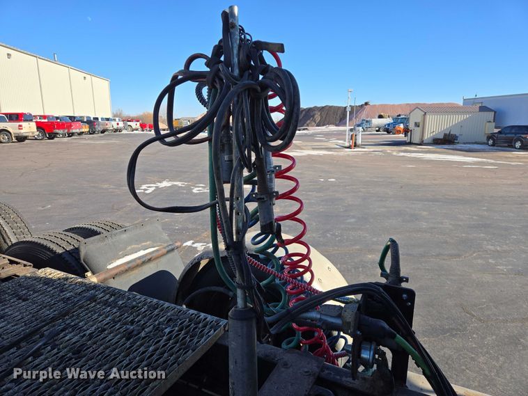 image for item EB1266 2006 Freightliner CST120 semi truck