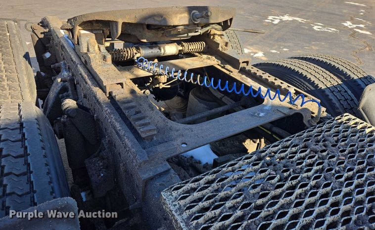 image for item EB1266 2006 Freightliner CST120 semi truck