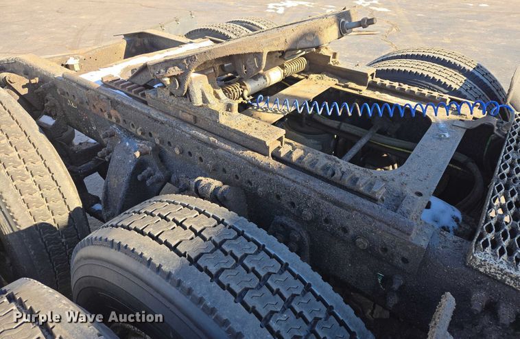 image for item EB1266 2006 Freightliner CST120 semi truck