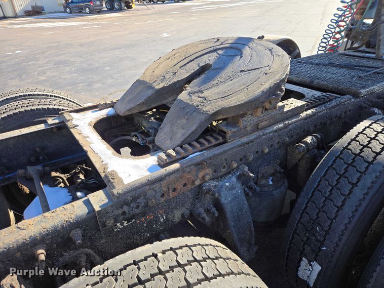 image for item EB1266 2006 Freightliner CST120 semi truck