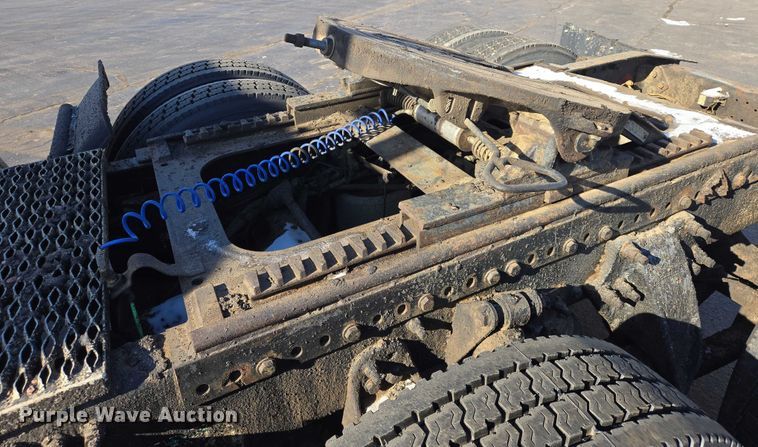 image for item EB1266 2006 Freightliner CST120 semi truck