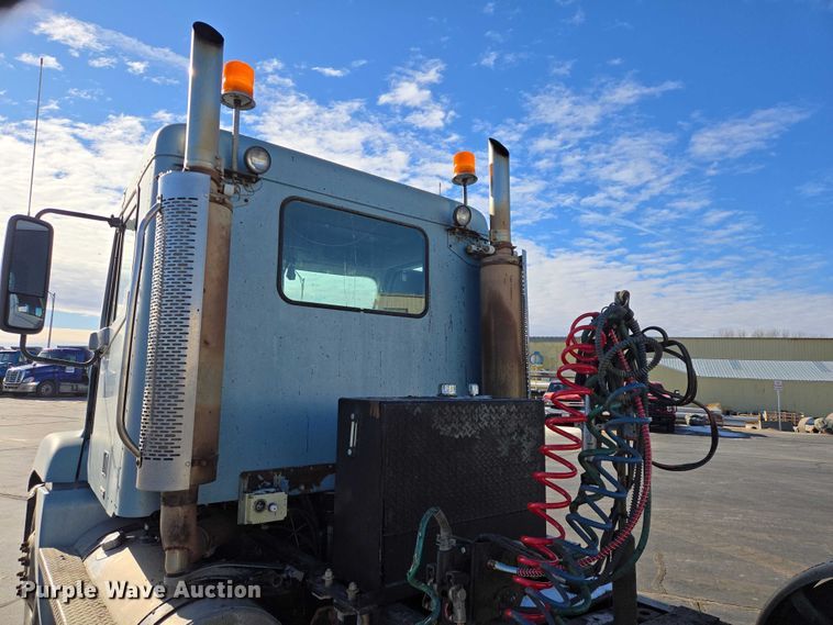 image for item EB1266 2006 Freightliner CST120 semi truck