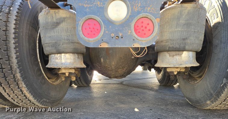 image for item EB1266 2006 Freightliner CST120 semi truck