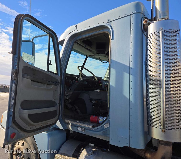 image for item EB1266 2006 Freightliner CST120 semi truck