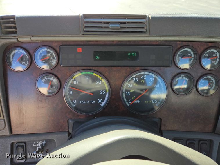 image for item EB1266 2006 Freightliner CST120 semi truck