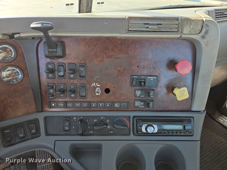 image for item EB1266 2006 Freightliner CST120 semi truck