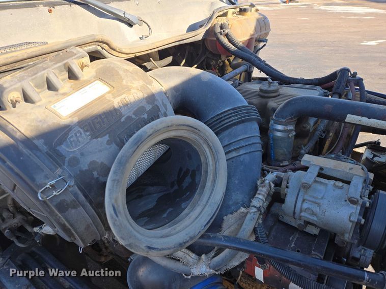 image for item EB1266 2006 Freightliner CST120 semi truck