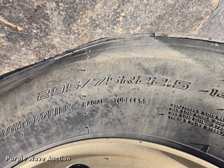 image for item EB1266 2006 Freightliner CST120 semi truck