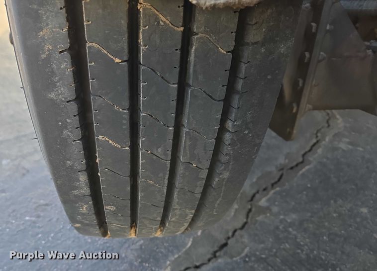 image for item EB1266 2006 Freightliner CST120 semi truck