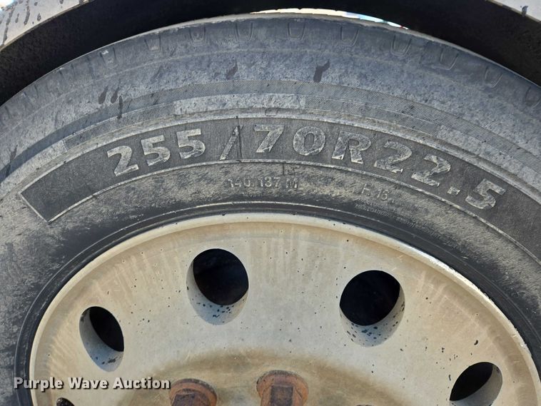 image for item EB1266 2006 Freightliner CST120 semi truck