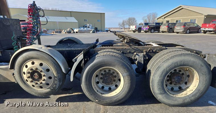 image for item EB1266 2006 Freightliner CST120 semi truck