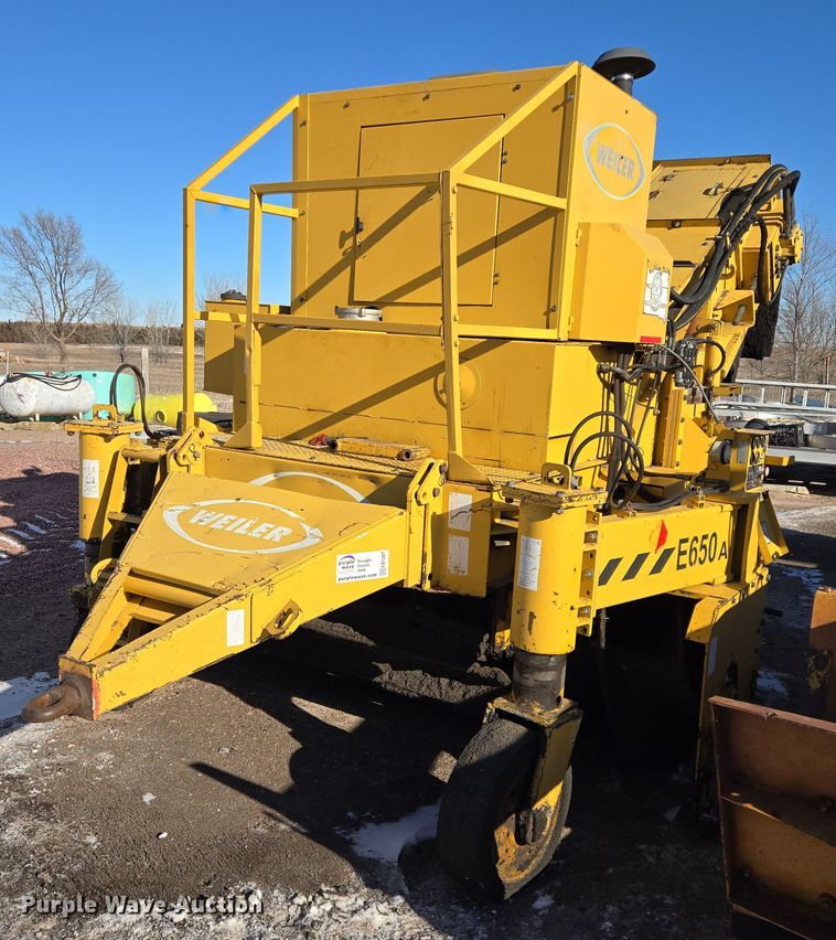 image for item EB1267 Weiler E650A windrower