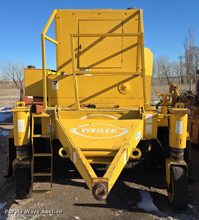 image for item EB1267 Weiler E650A windrower