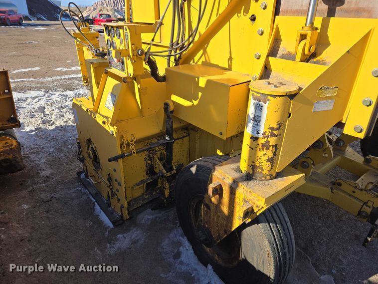 image for item EB1267 Weiler E650A windrower