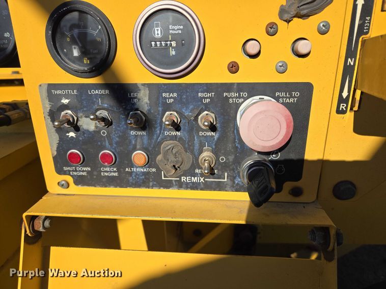 image for item EB1267 Weiler E650A windrower