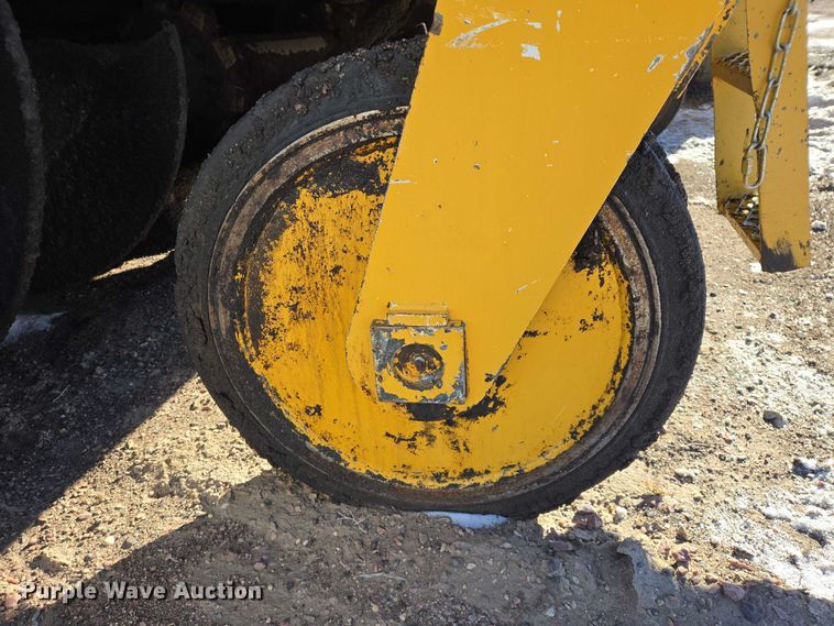 image for item EB1267 Weiler E650A windrower