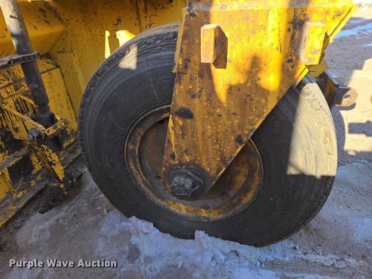 image for item EB1267 Weiler E650A windrower