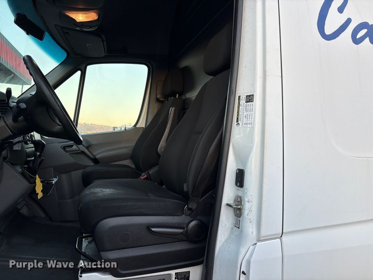 image for item EC8182 2018 Freightliner 2500 van