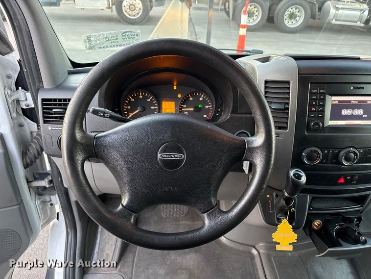 image for item EC8182 2018 Freightliner 2500 van