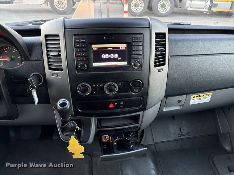 image for item EC8182 2018 Freightliner 2500 van