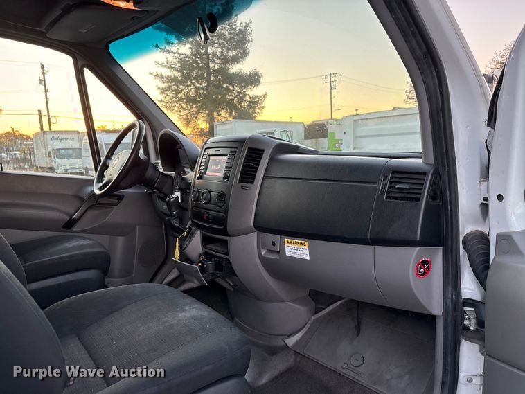 image for item EC8182 2018 Freightliner 2500 van