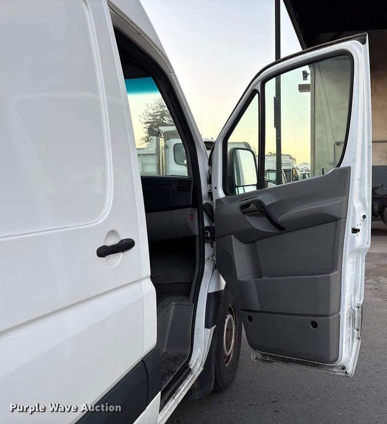 image for item EC8182 2018 Freightliner 2500 van