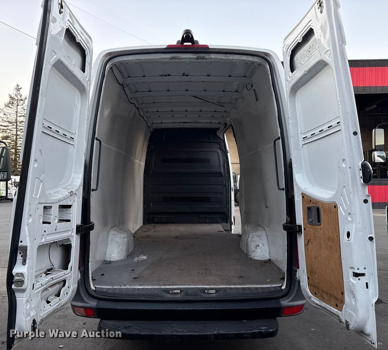 image for item EC8182 2018 Freightliner 2500 van