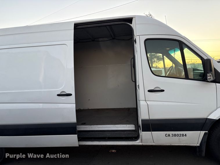 image for item EC8182 2018 Freightliner 2500 van