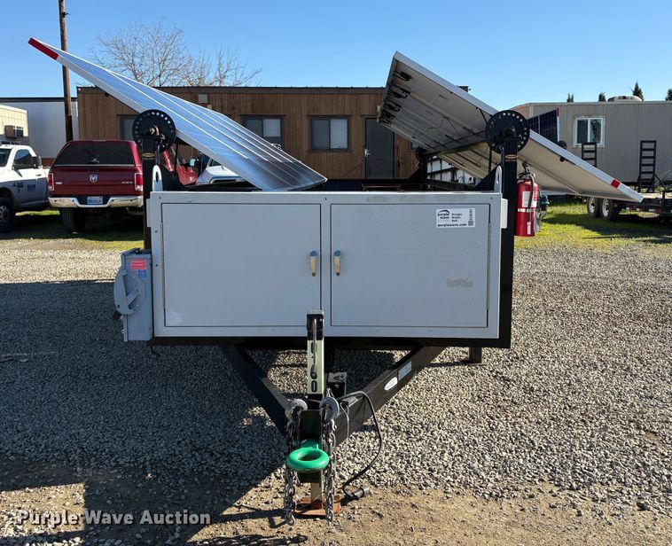 image for item EC8191 2014 Island Power USA SI 6048-US-10 solar panel trailer