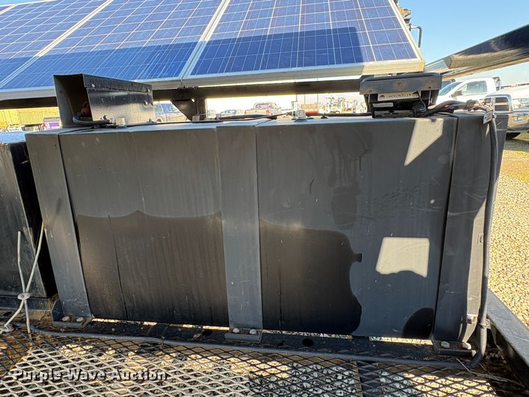 image for item EC8191 2014 Island Power USA SI 6048-US-10 solar panel trailer