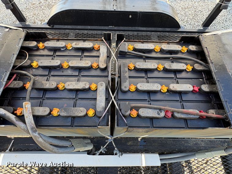 image for item EC8192 2015 Island Power USA IS 6048-US-10 solar panel trailer