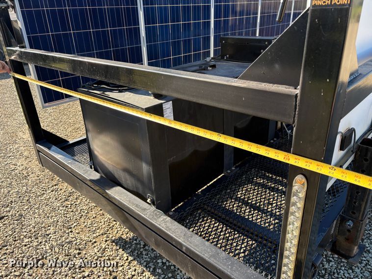 image for item EC8192 2015 Island Power USA IS 6048-US-10 solar panel trailer