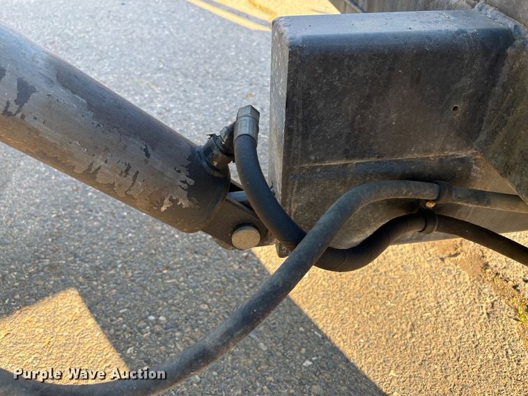 image for item EC8195 2015 Best Trailer DC4737 dump trailer