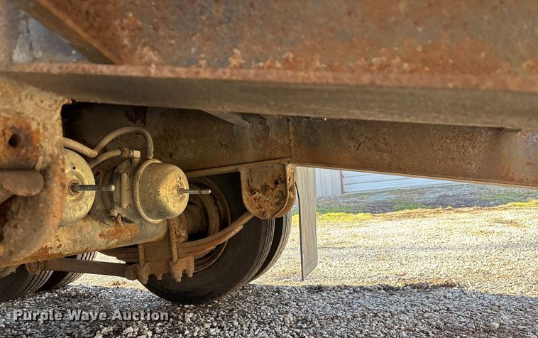 image for item ED2157 2001 Interstate equipment trailer