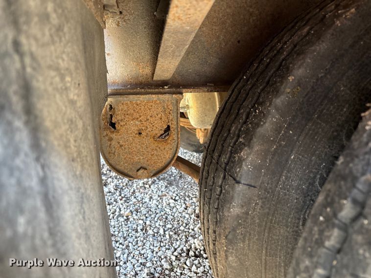 image for item ED2157 2001 Interstate equipment trailer