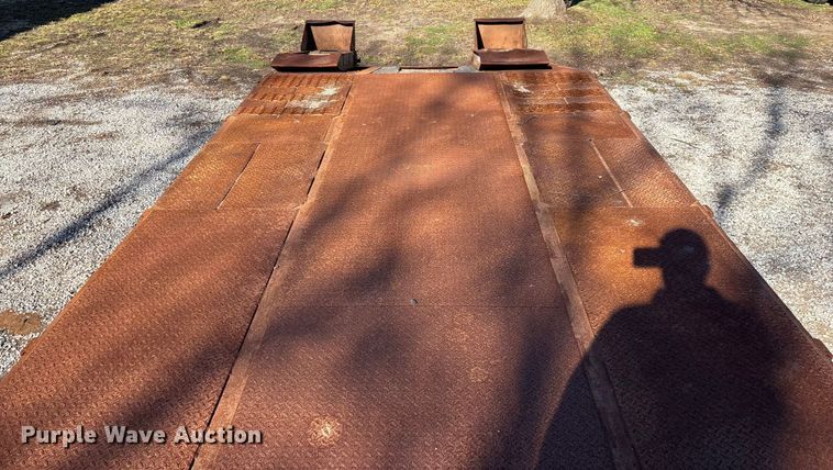 image for item ED2157 2001 Interstate equipment trailer